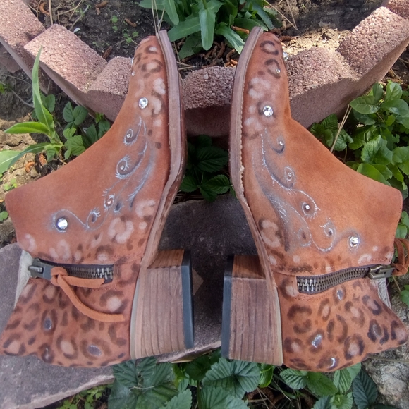 Sold - Picture 3 of 9